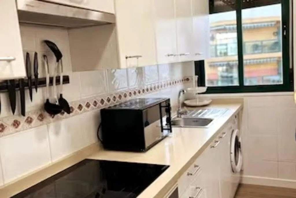 Daire Apartamento Equipado Bajondillo Playa-Piscina 2Hab Torremolinos
