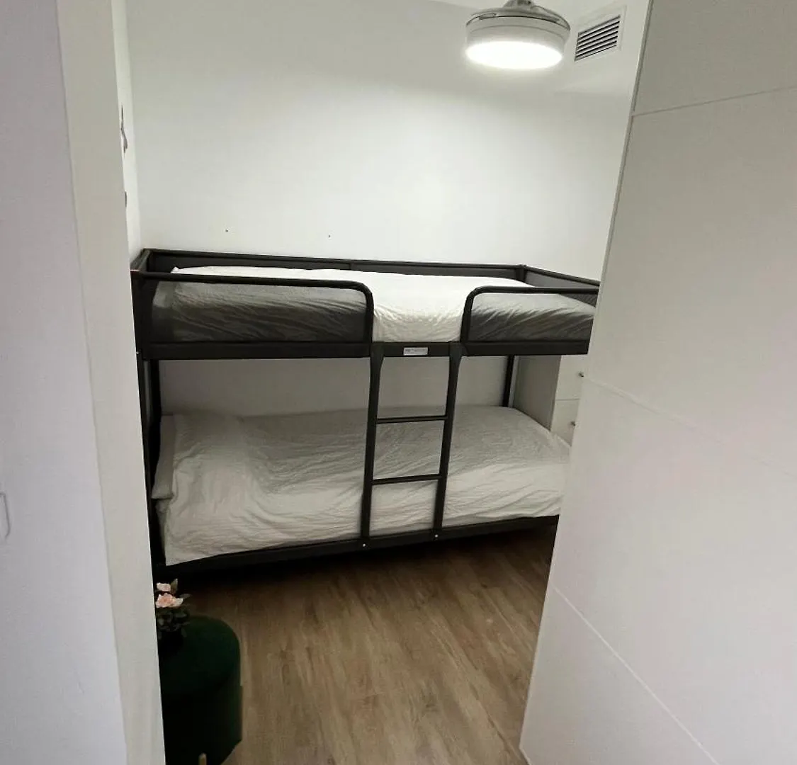 Daire Apartamento Equipado Bajondillo Playa-Piscina 2Hab Torremolinos
