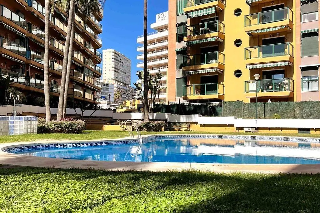 Apartamento Equipado Bajondillo Playa-Piscina 2Hab Torremolinos 0*,